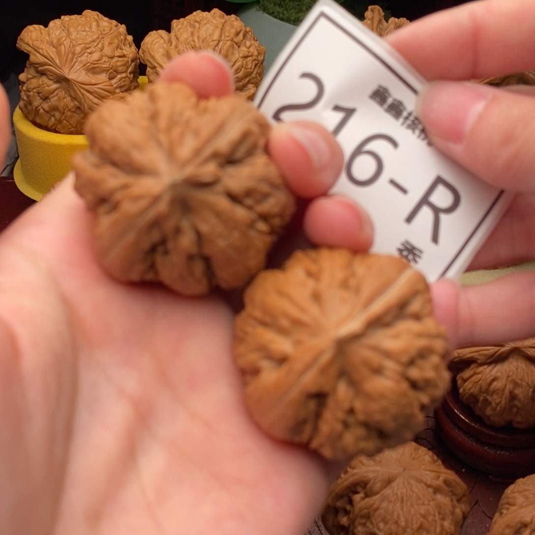 文玩核桃把件霸王龙40