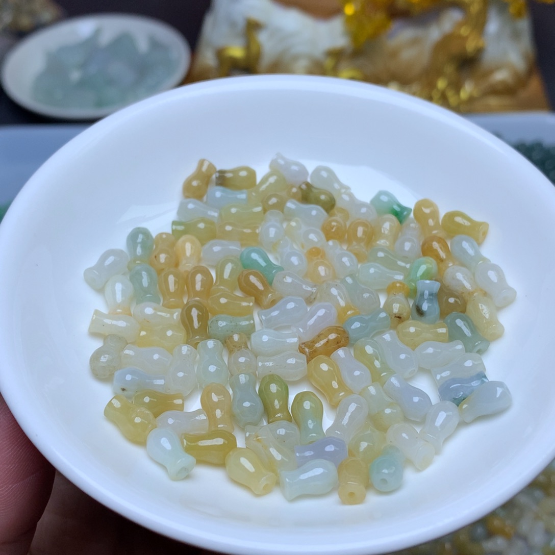 【闪购商品】翡翠手链未镶嵌卡5乘8花瓶50个