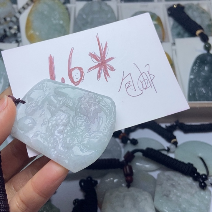 山***?翡翠未镶嵌颈饰翡翠