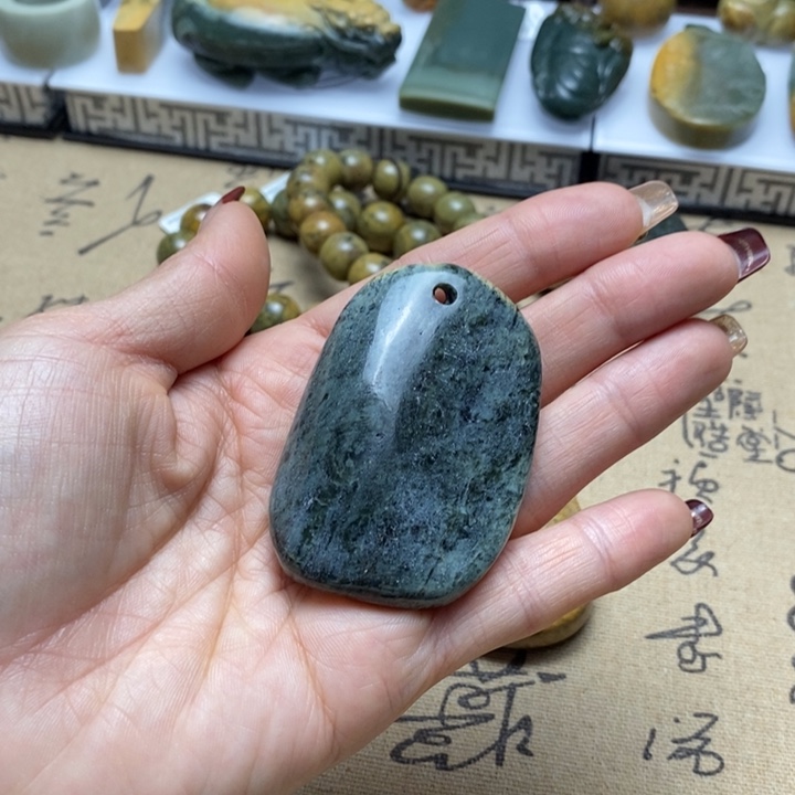 透闪石质玉手把未镶嵌