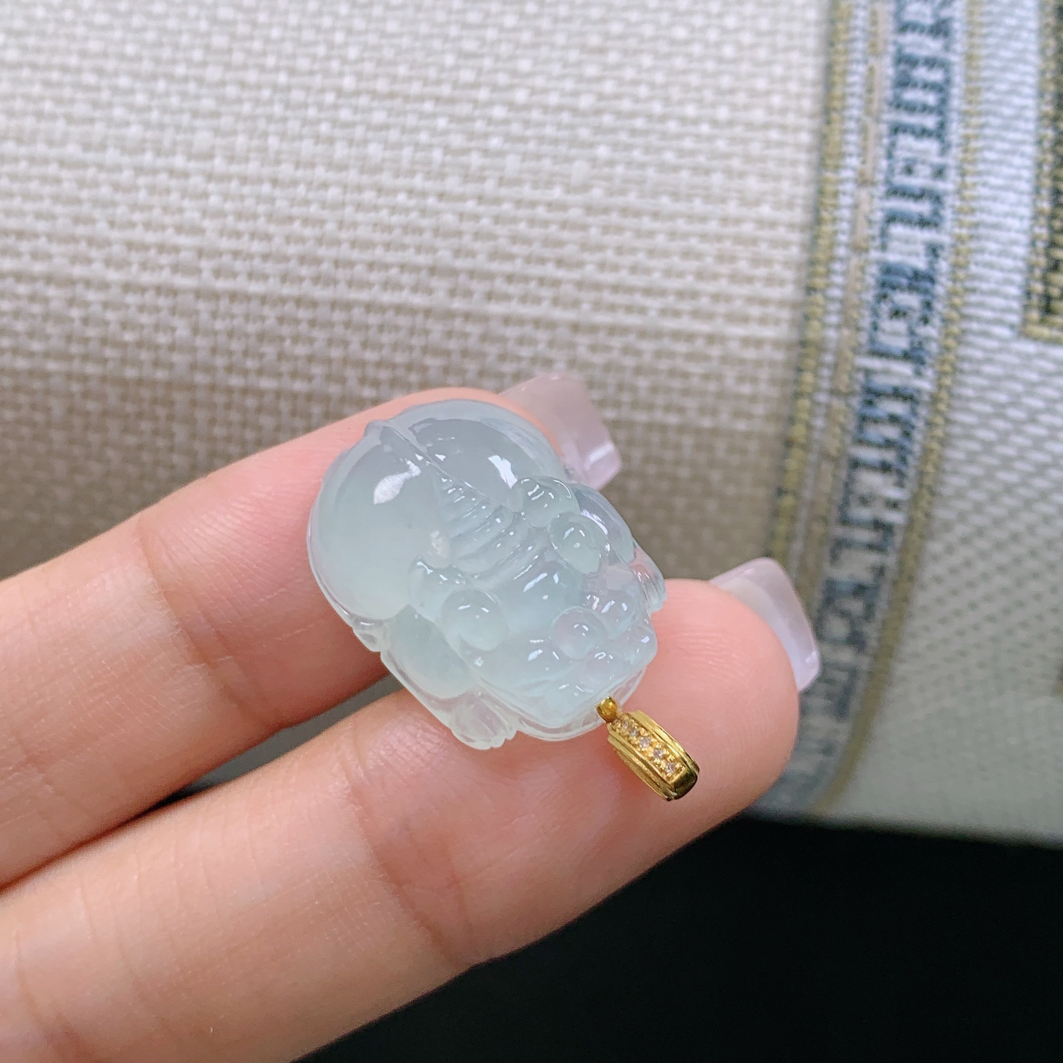 缅甸天然A货翡翠镶嵌18k金冰种晴绿貔貅吊坠