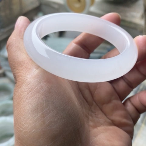 石英质玉手镯未镶嵌货****转加工定制