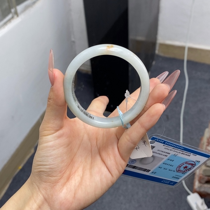 翡翠手镯未镶嵌54圈口