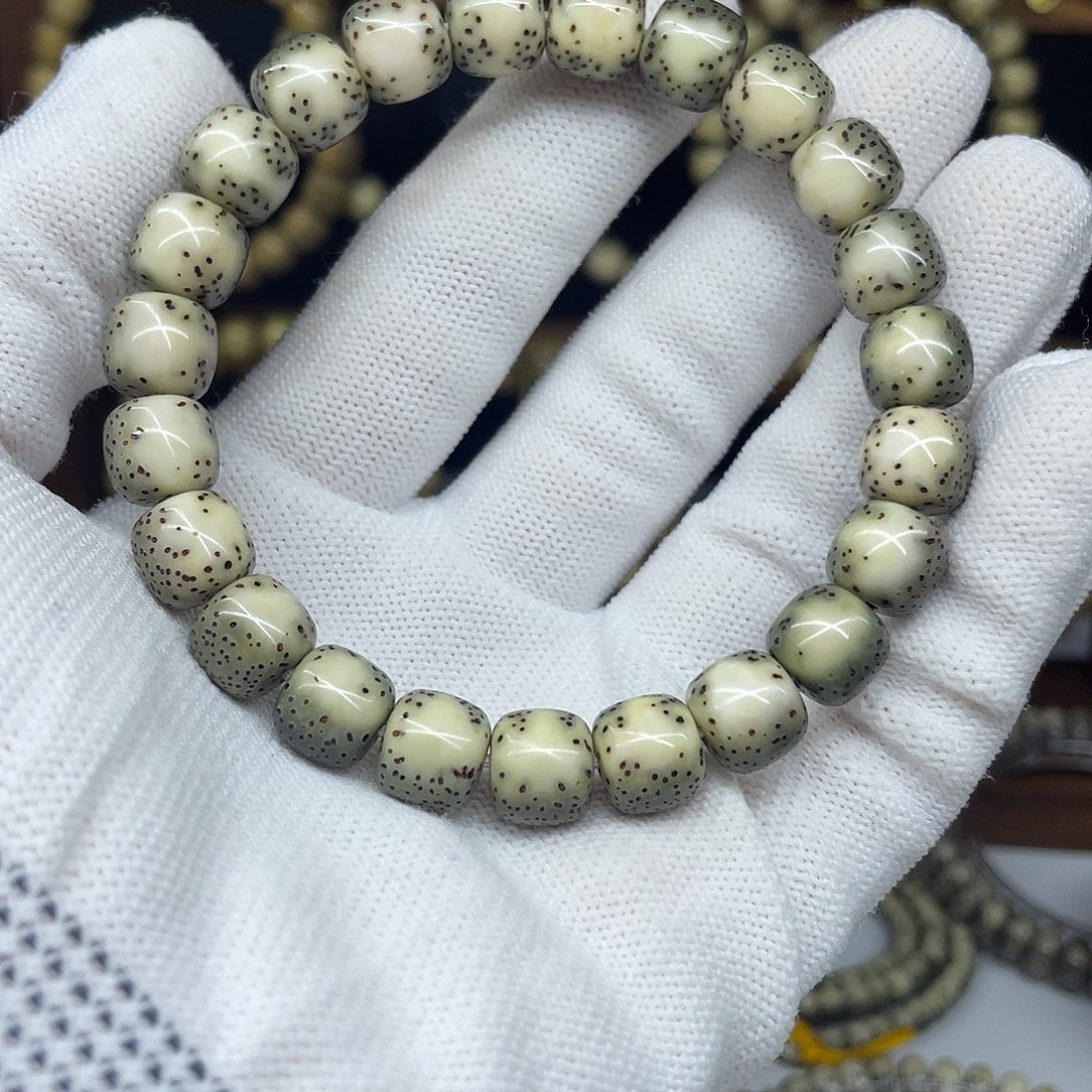 星月菩提吊坠10-9，绿背河豚