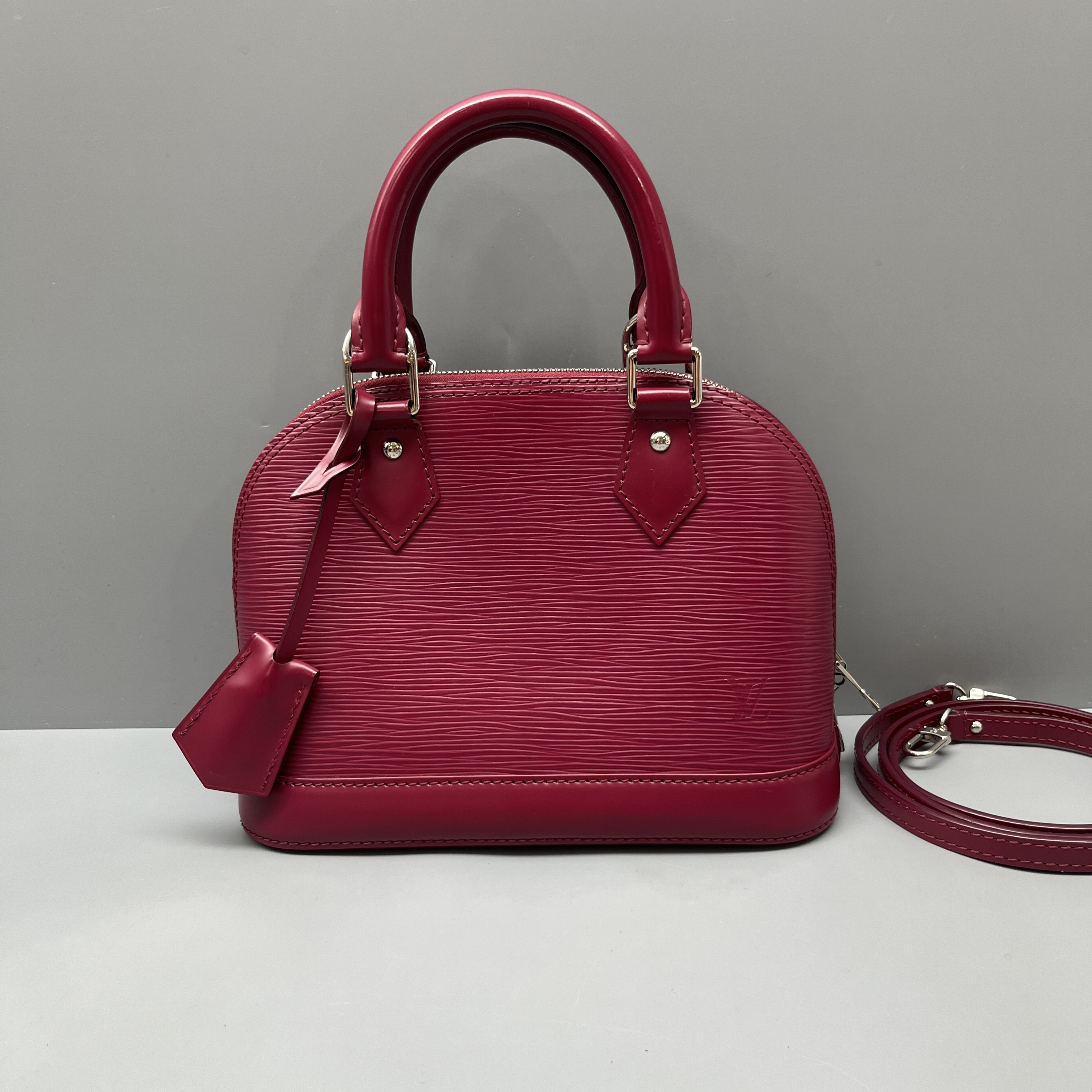 95新 LouisVuitton/路易威登 酒红色水波纹alma b贝壳包尺寸24*17