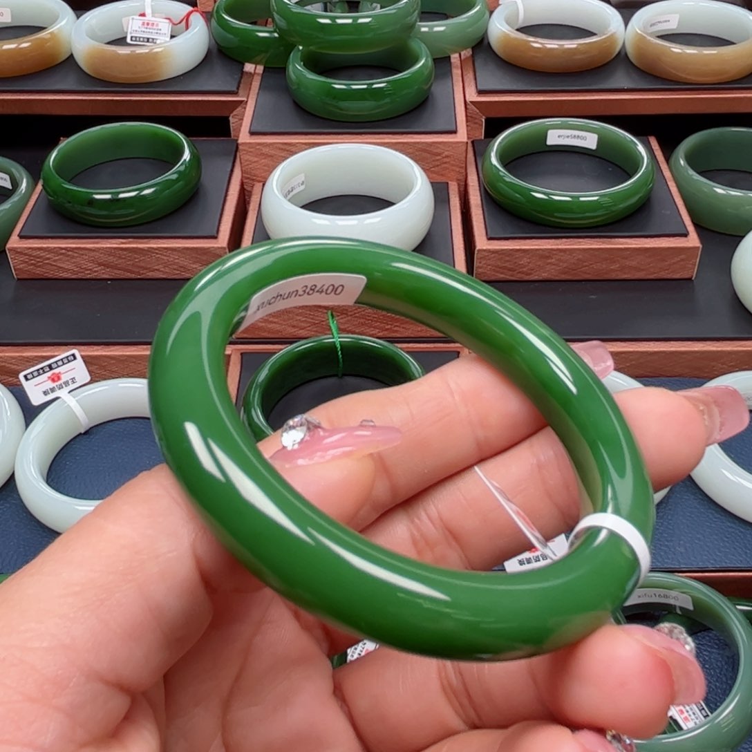 未镶嵌手镯和田玉（碧玉）