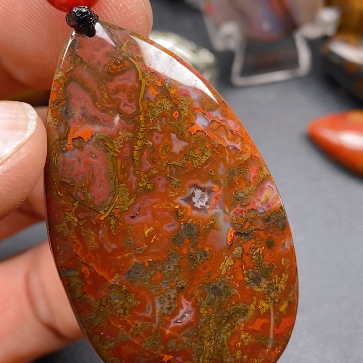 玛瑙/玉髓颈饰未镶嵌永****?