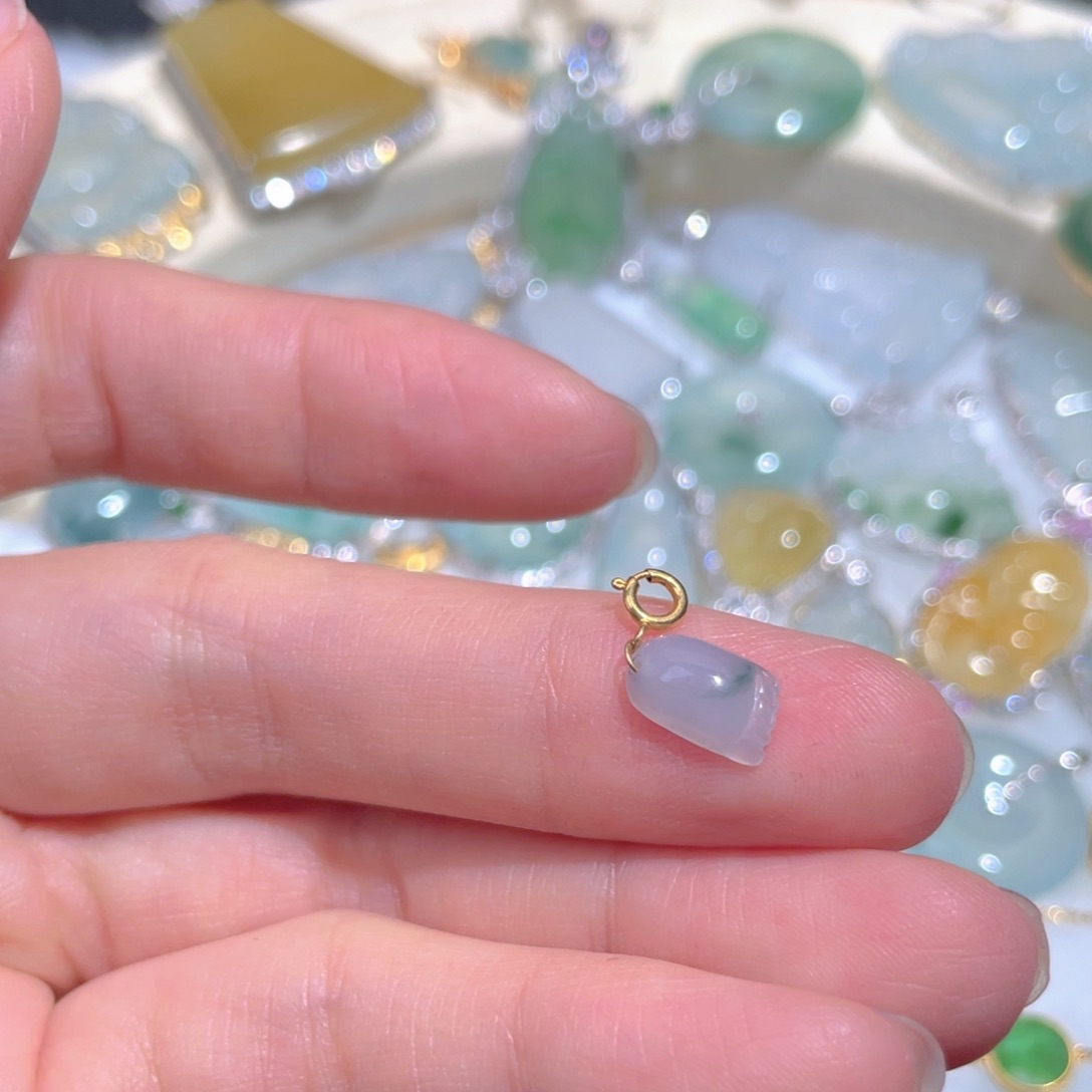 翡翠颈饰18K金镶嵌翡翠