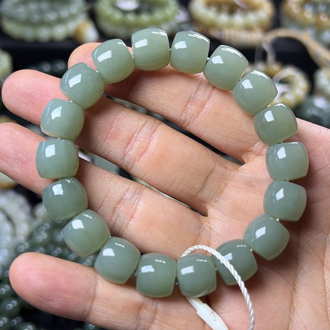 和田玉手链未镶嵌新疆且末蓝卡12直切 油润 天空蓝