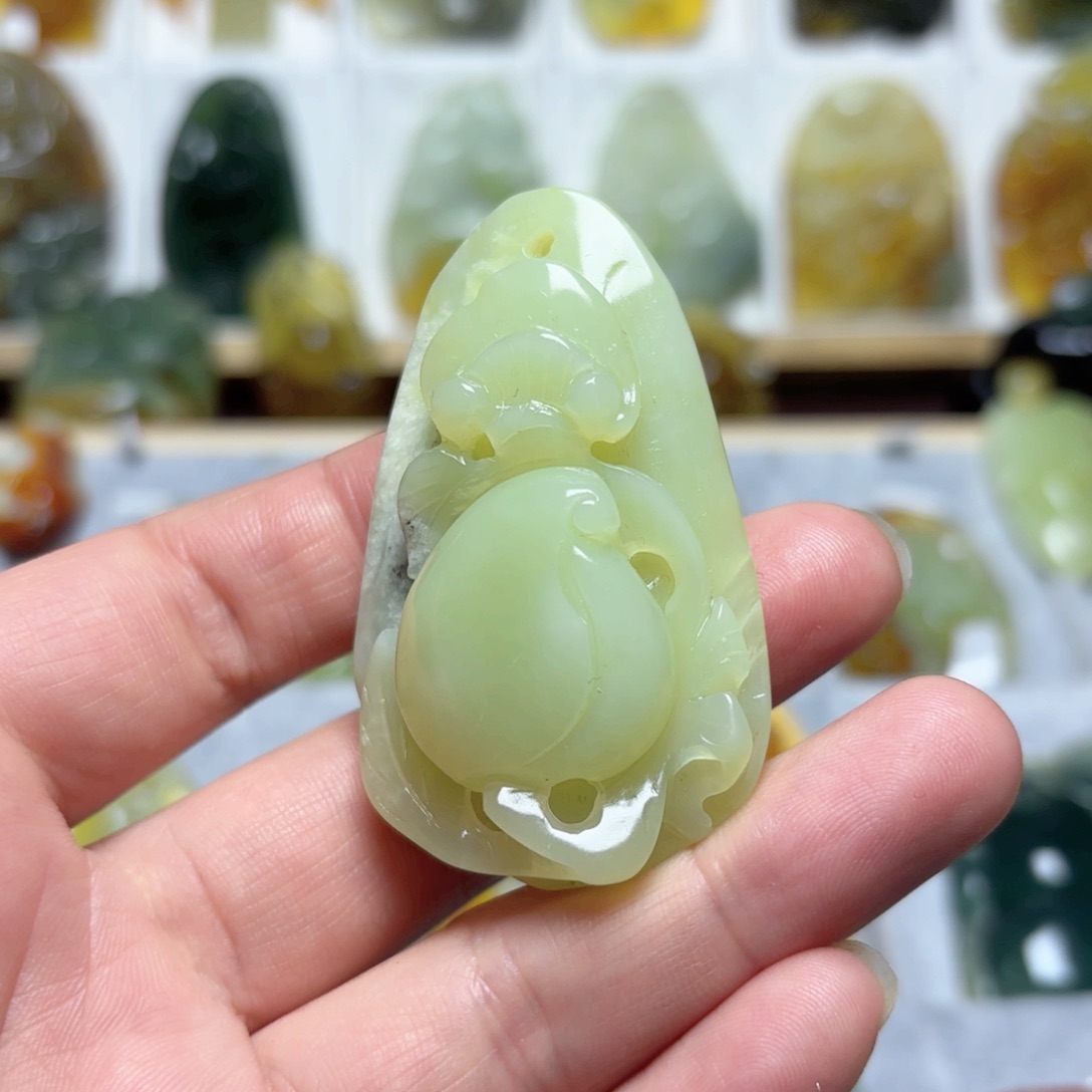 蛇纹石玉吊坠(不含链)未镶嵌