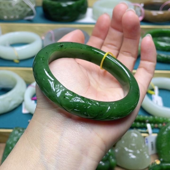 和田玉手镯57圈口 编号78未镶嵌