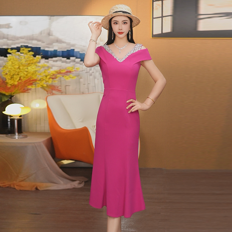 重工玫红色连衣裙V领气质优雅礼服鱼尾裙显瘦修身长裙60311