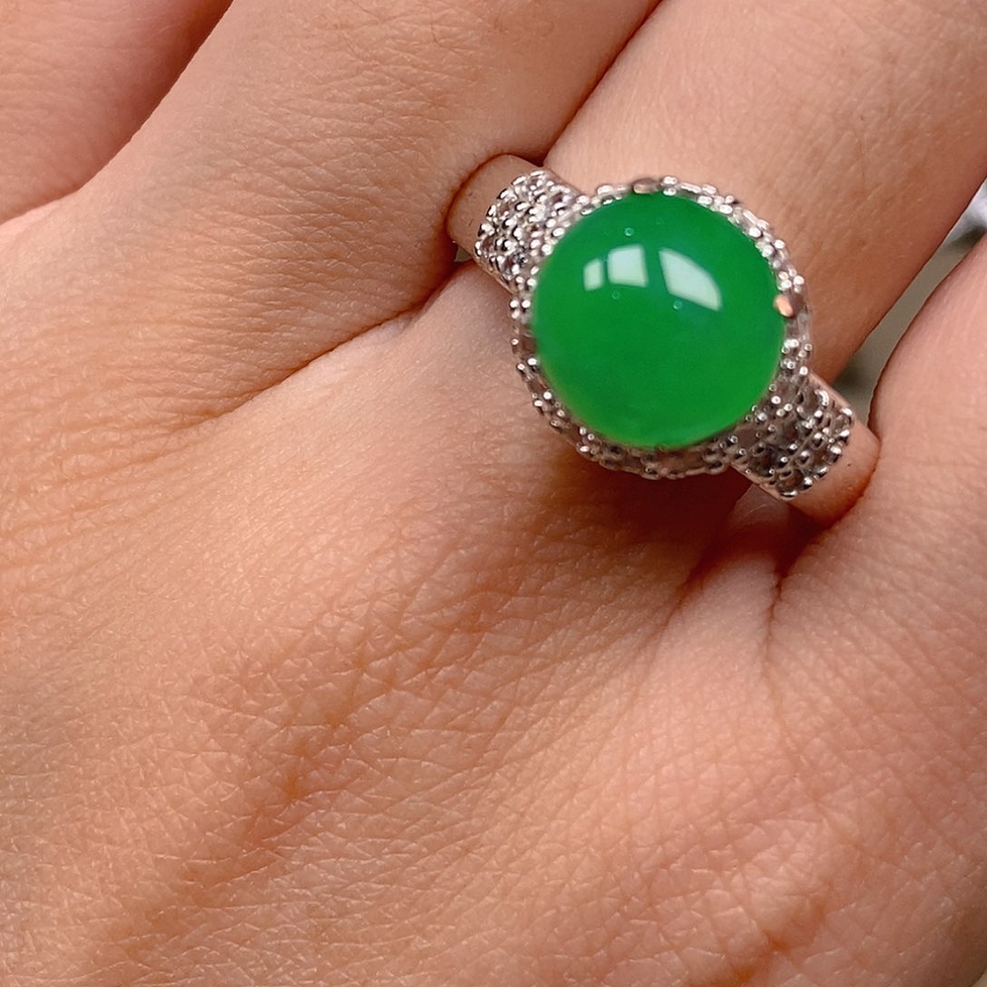 翡翠戒指未镶嵌甜阳绿