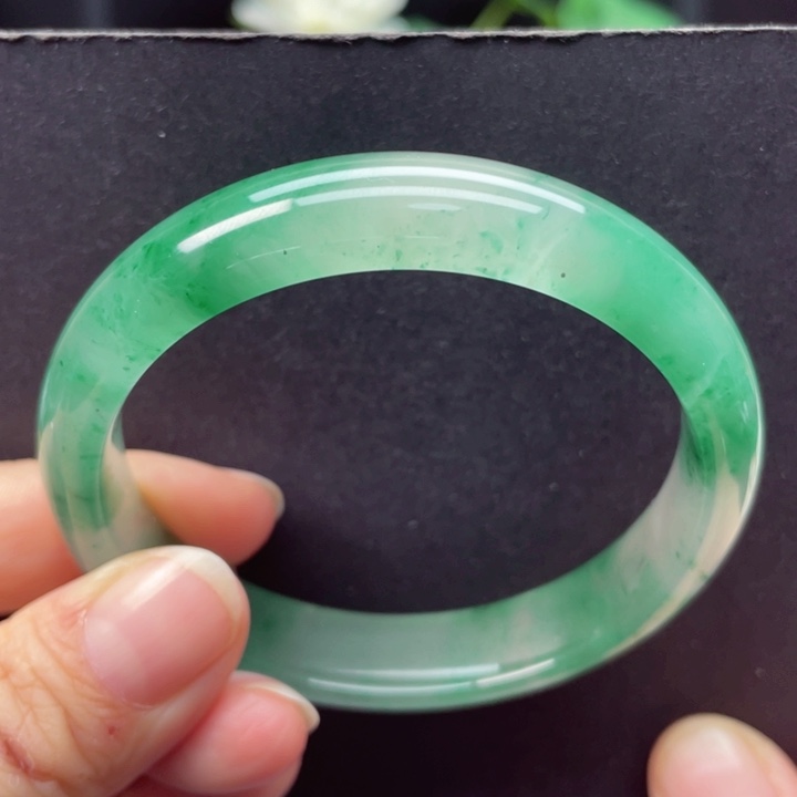 石英质玉手镯未镶嵌54-55
