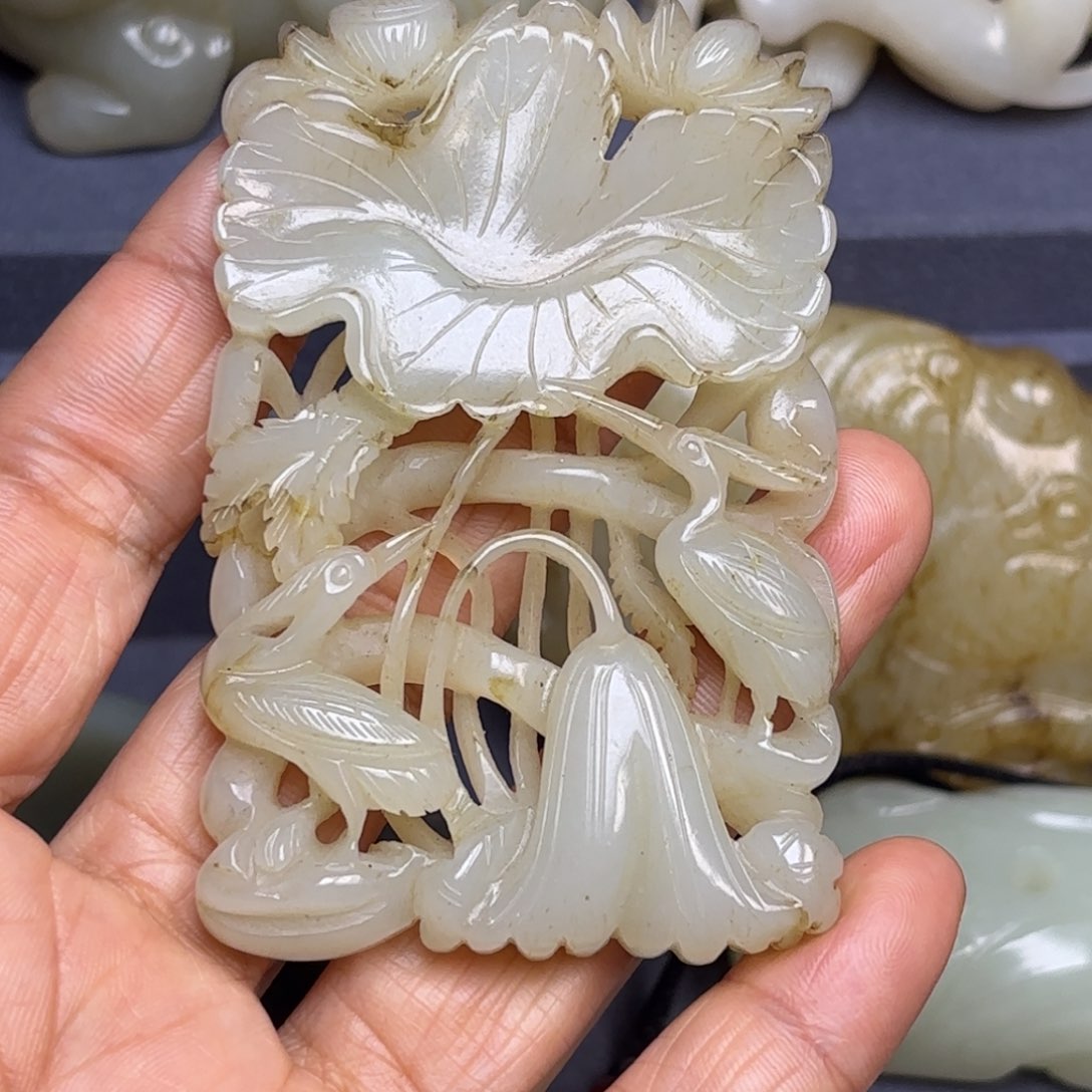 和田玉（糖玉）挂件未镶嵌金**草