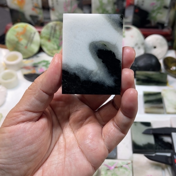 独山玉未镶嵌颈饰