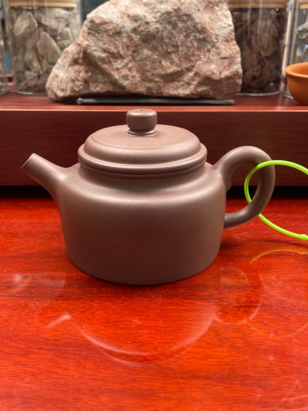 老紫泥德钟，半手工，五十目，容量二百，原矿无添加