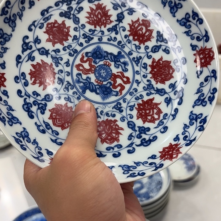瓷片釉里红缠枝莲大胡乘景德镇