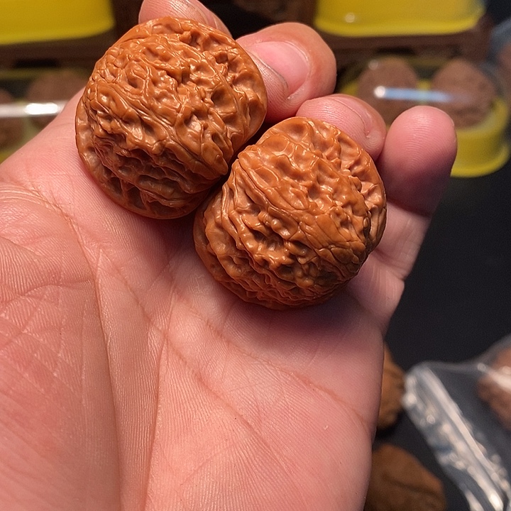 李***硕吊坠文玩核桃37尺，磨盘