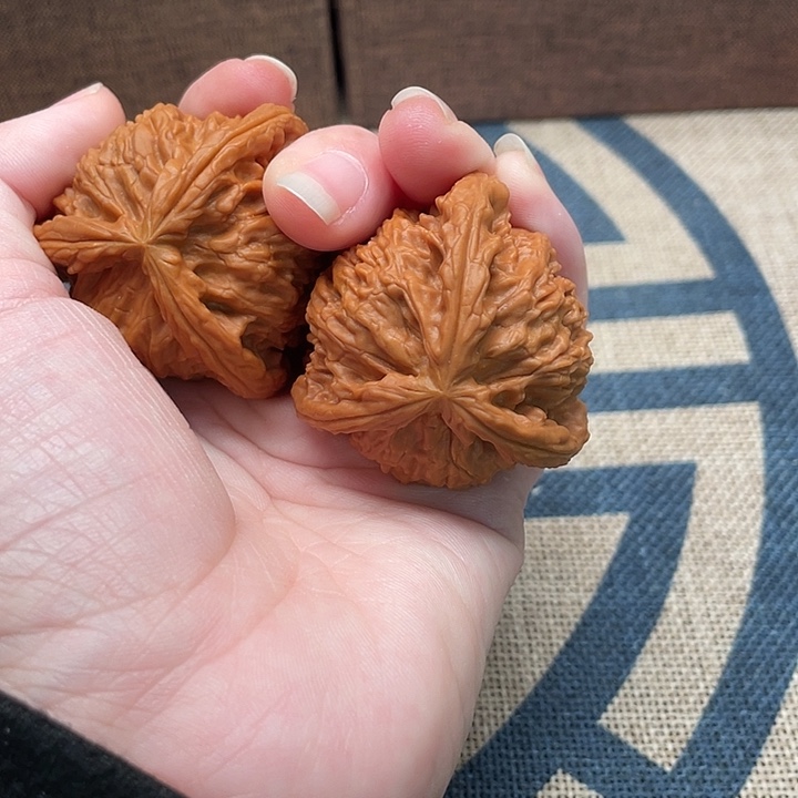 *****文玩核桃吊坠白狮子