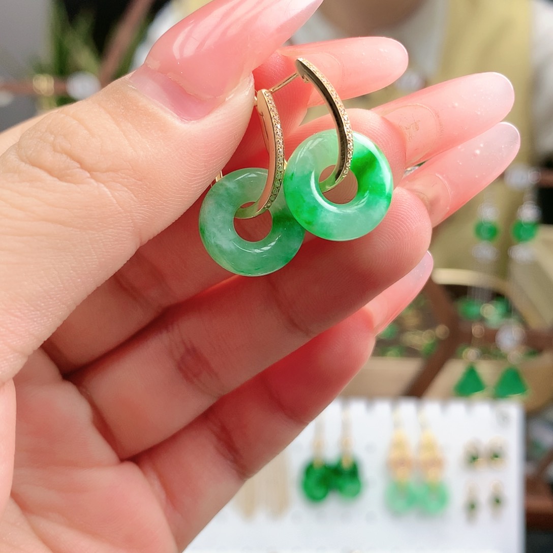 翡翠耳饰18K金镶嵌耳饰