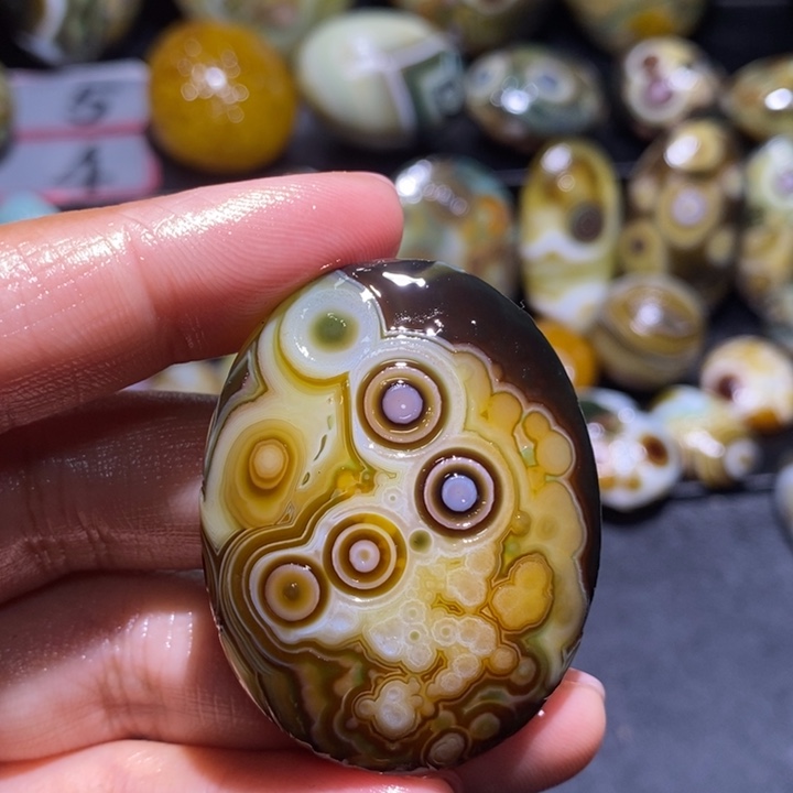 玛瑙/玉髓未镶嵌珠宝半成品152