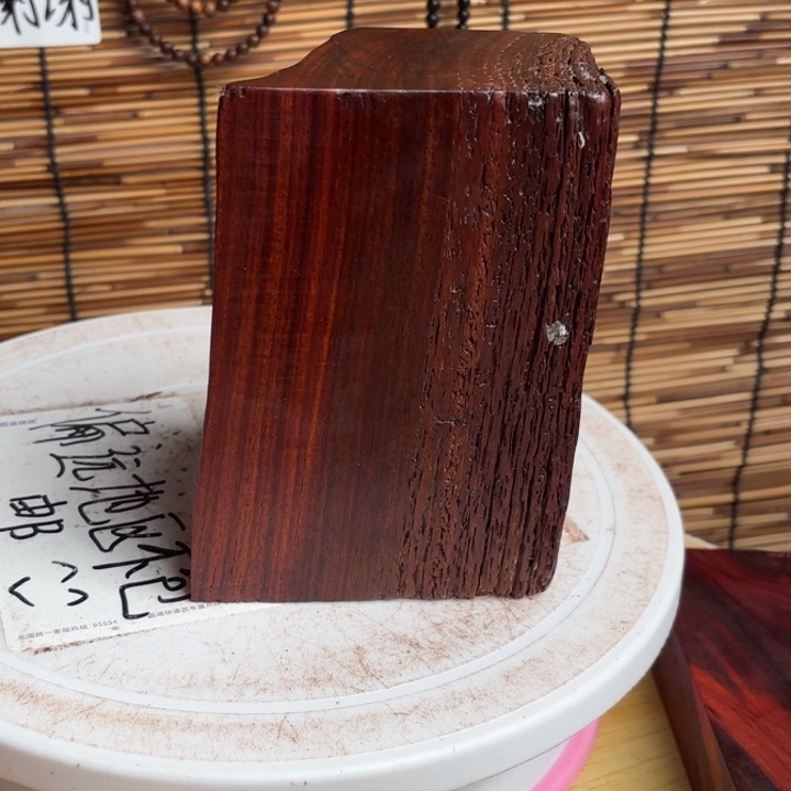 大叶紫檀（黑酸枝木类）