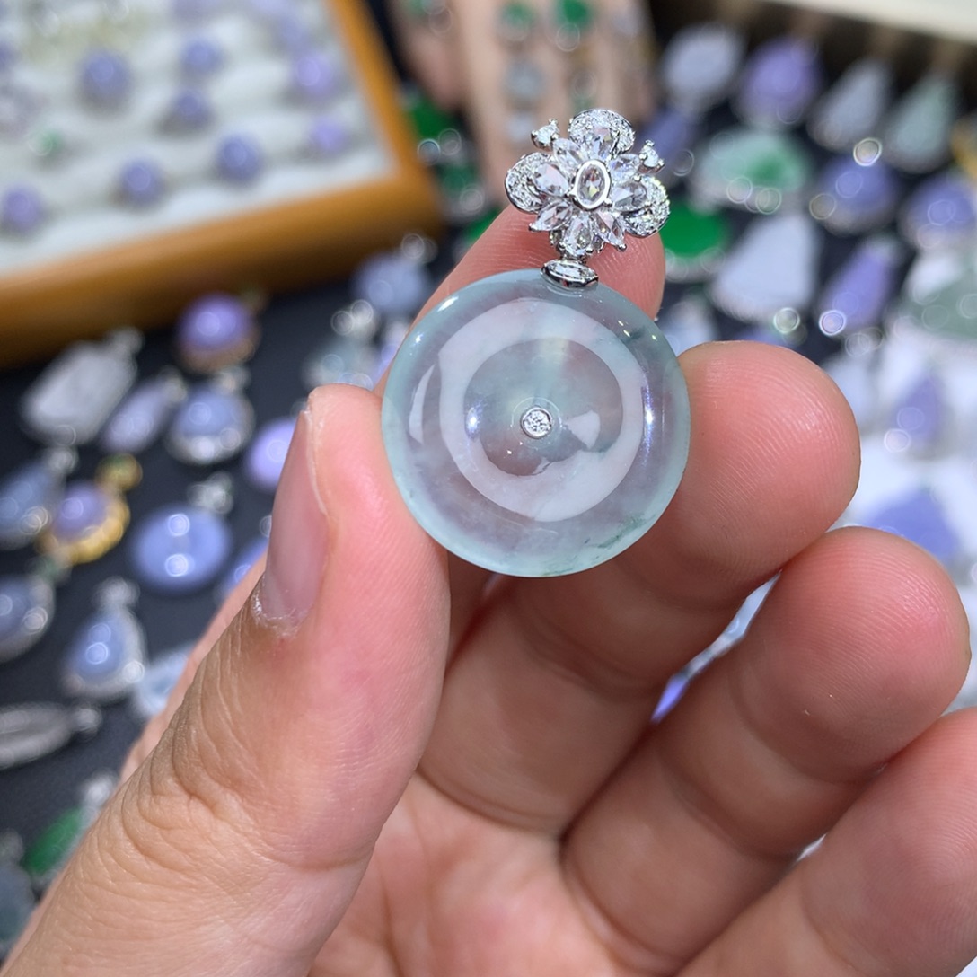 翡翠18K金镶嵌吊坠(不含链)签收后48小时鉴赏期