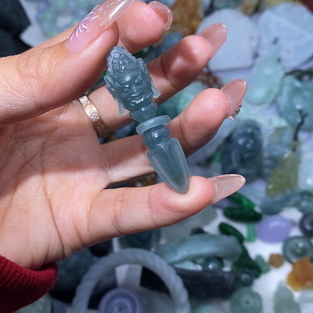 表***以定制翡翠未镶嵌翡翠