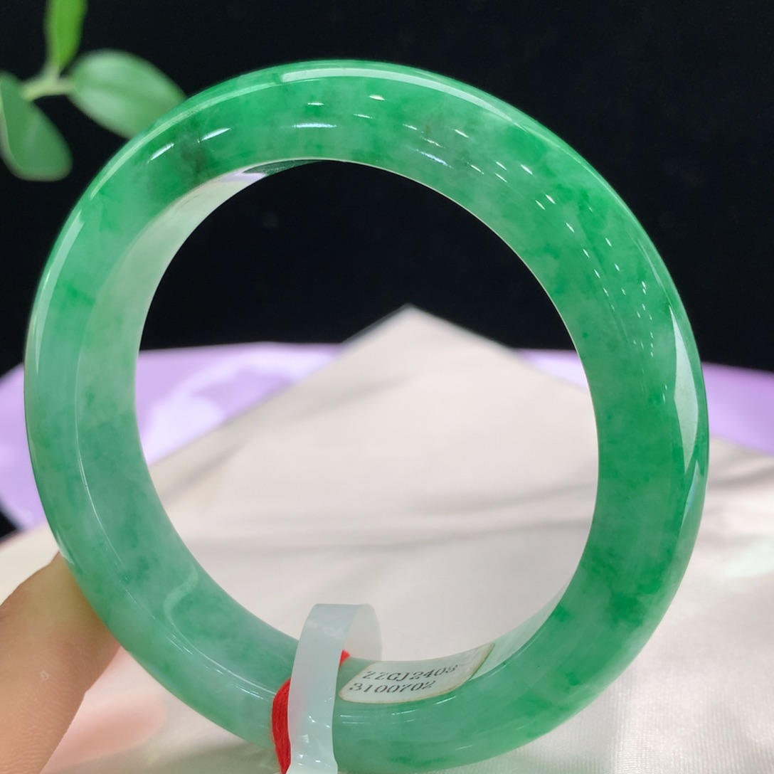 翡翠手镯未镶嵌微瑕-0702