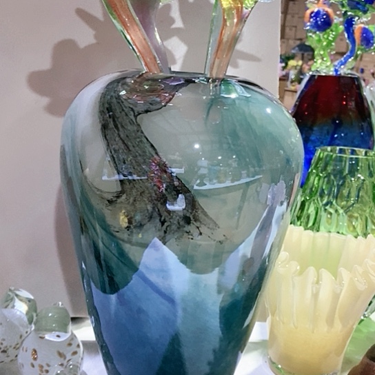 琉璃花瓶高30厘米口径9厘米