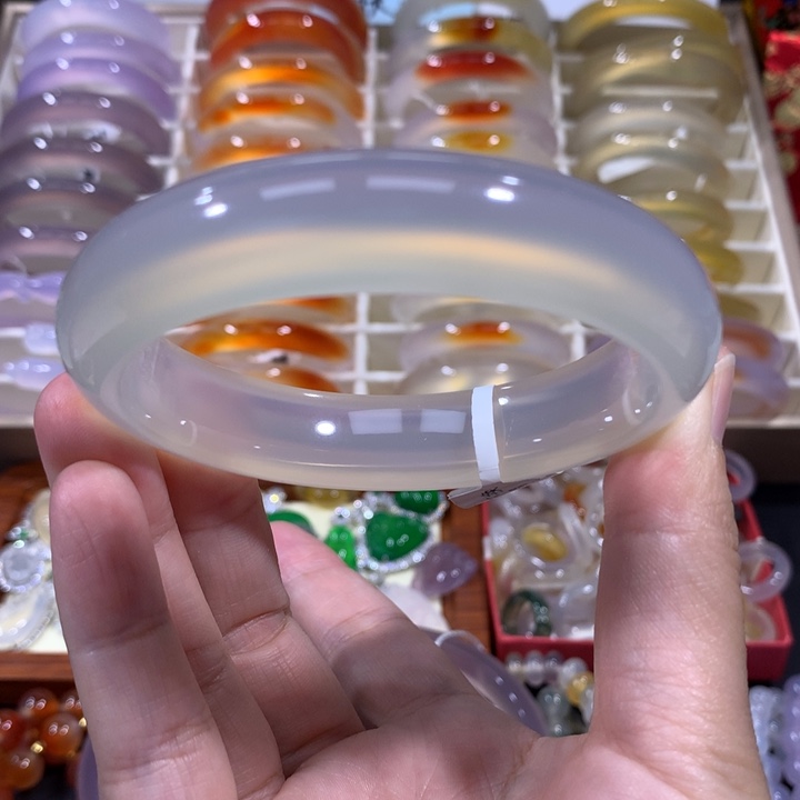 玛瑙/玉髓手镯未镶嵌