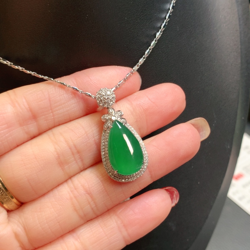 【闪购商品】翡翠吊坠(赠链)18K金镶嵌