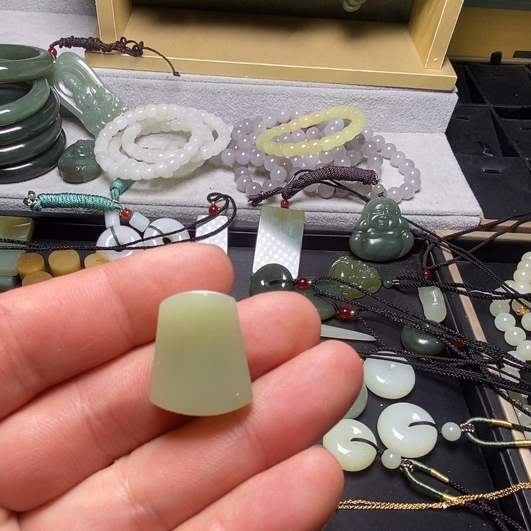 和田玉未镶嵌手链