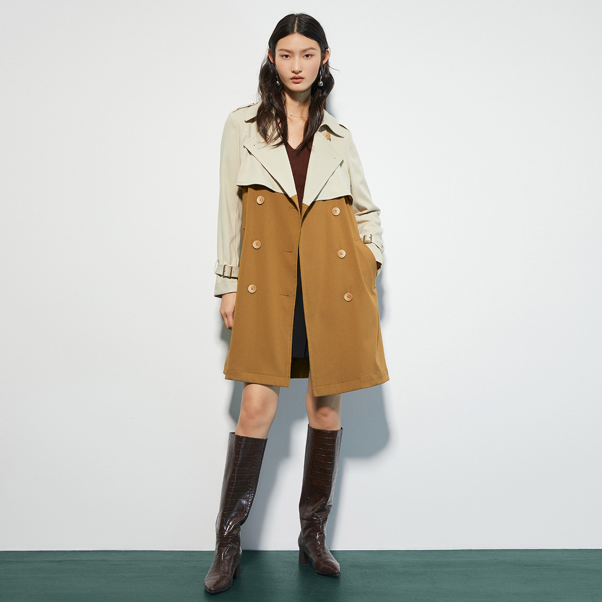 【诗语专属】设计感双层拼接风衣女秋季时尚撞色翻领中长款外套