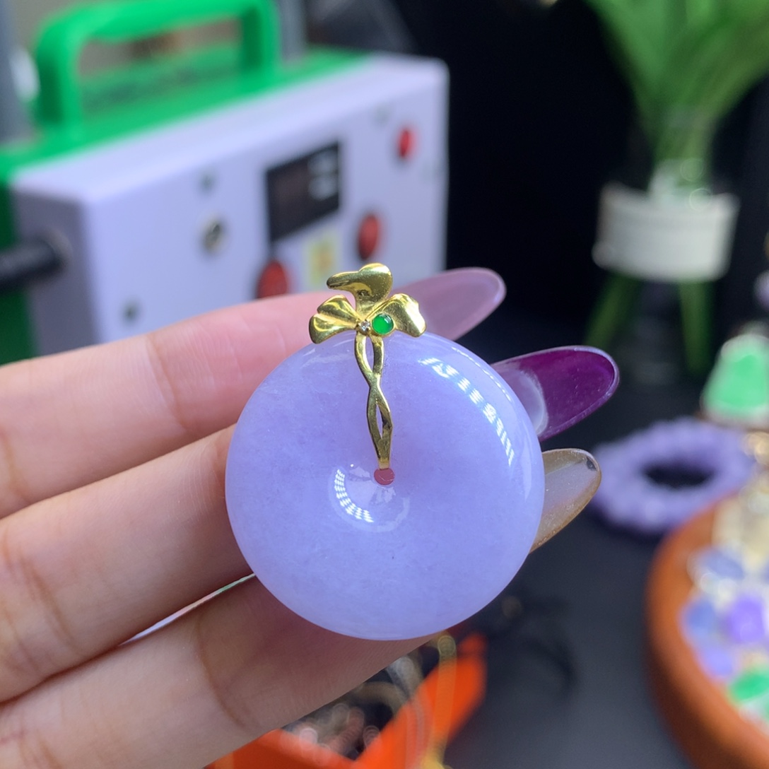 翡翠18K金镶嵌颈饰