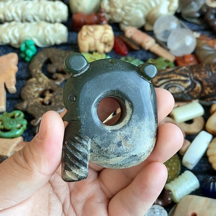 和田玉未镶嵌颈饰83