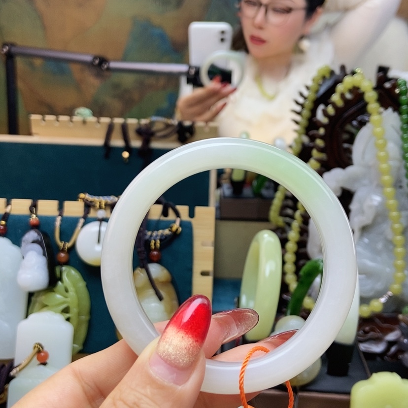 【闪购商品】和田玉（糖玉）未镶嵌手镯