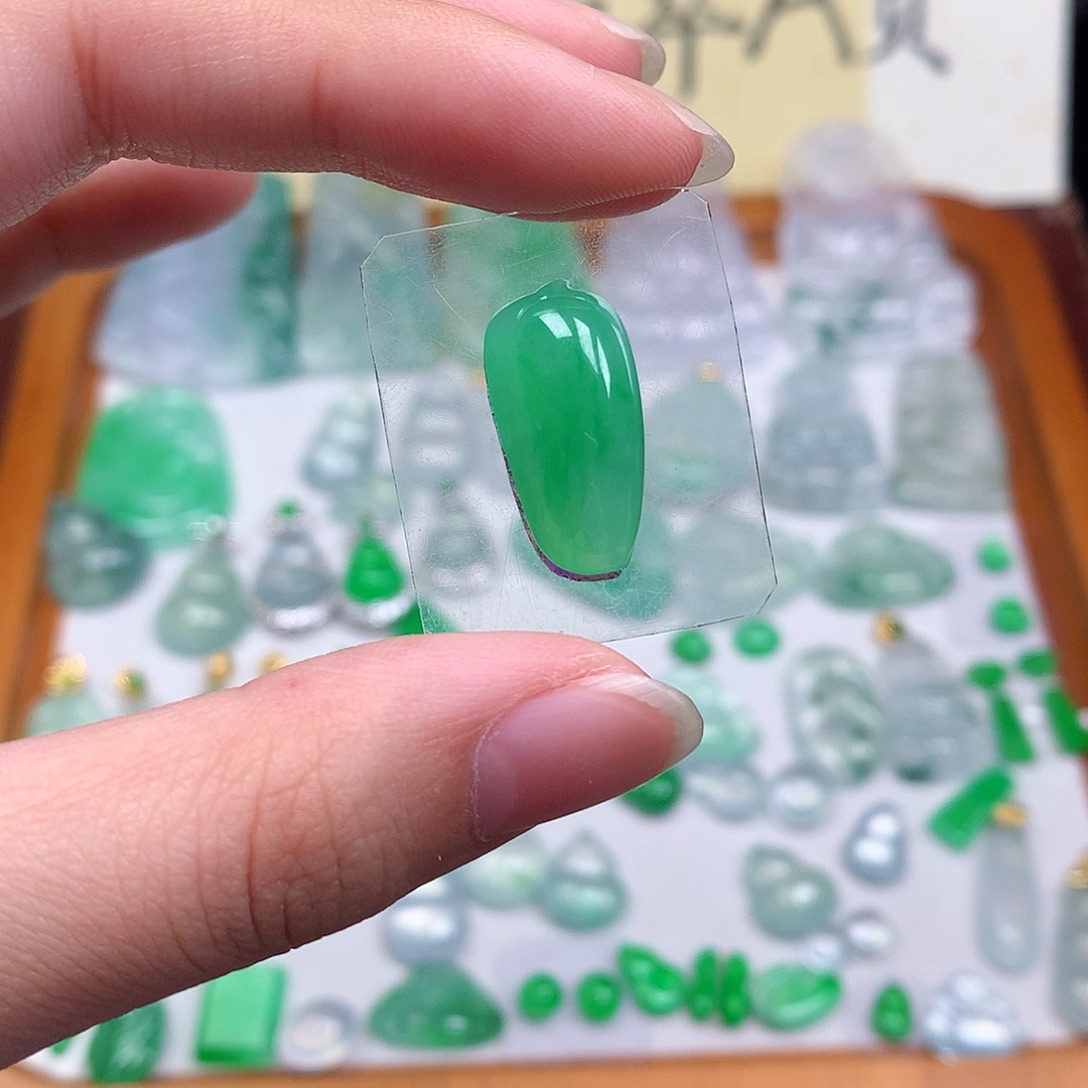 翡翠裸石缅甸天然A货翡翠阳绿福瓜