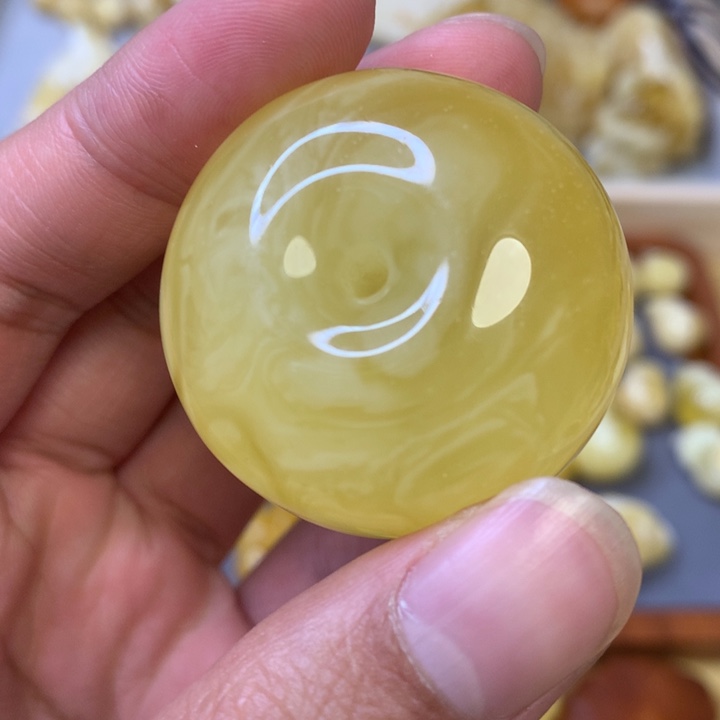 【闪购商品】琥珀珠宝奇石未镶嵌26.6克面包扣