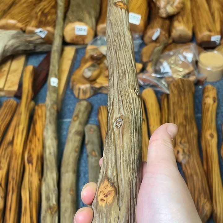 致***社大叶紫檀（黑酸枝木类）太行崖柏棍子