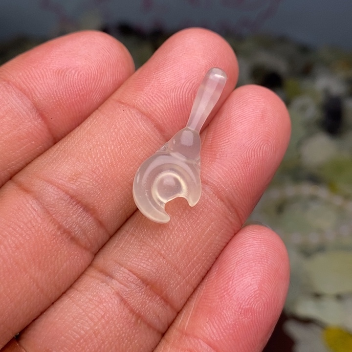 蛇纹石玉颈饰合金58