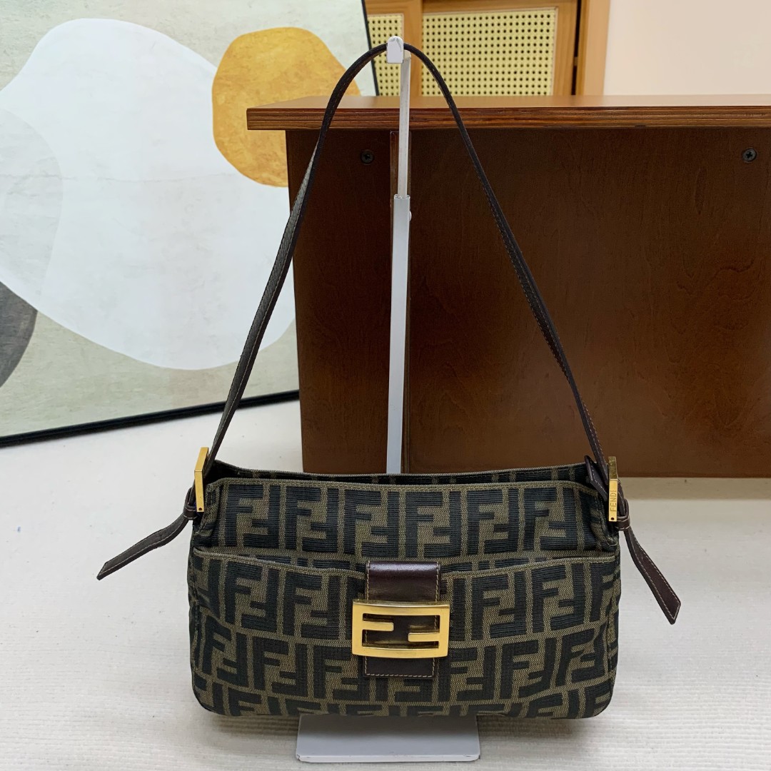 95新 FENDI/芬迪 【98新】fendi 老花法棍腋下