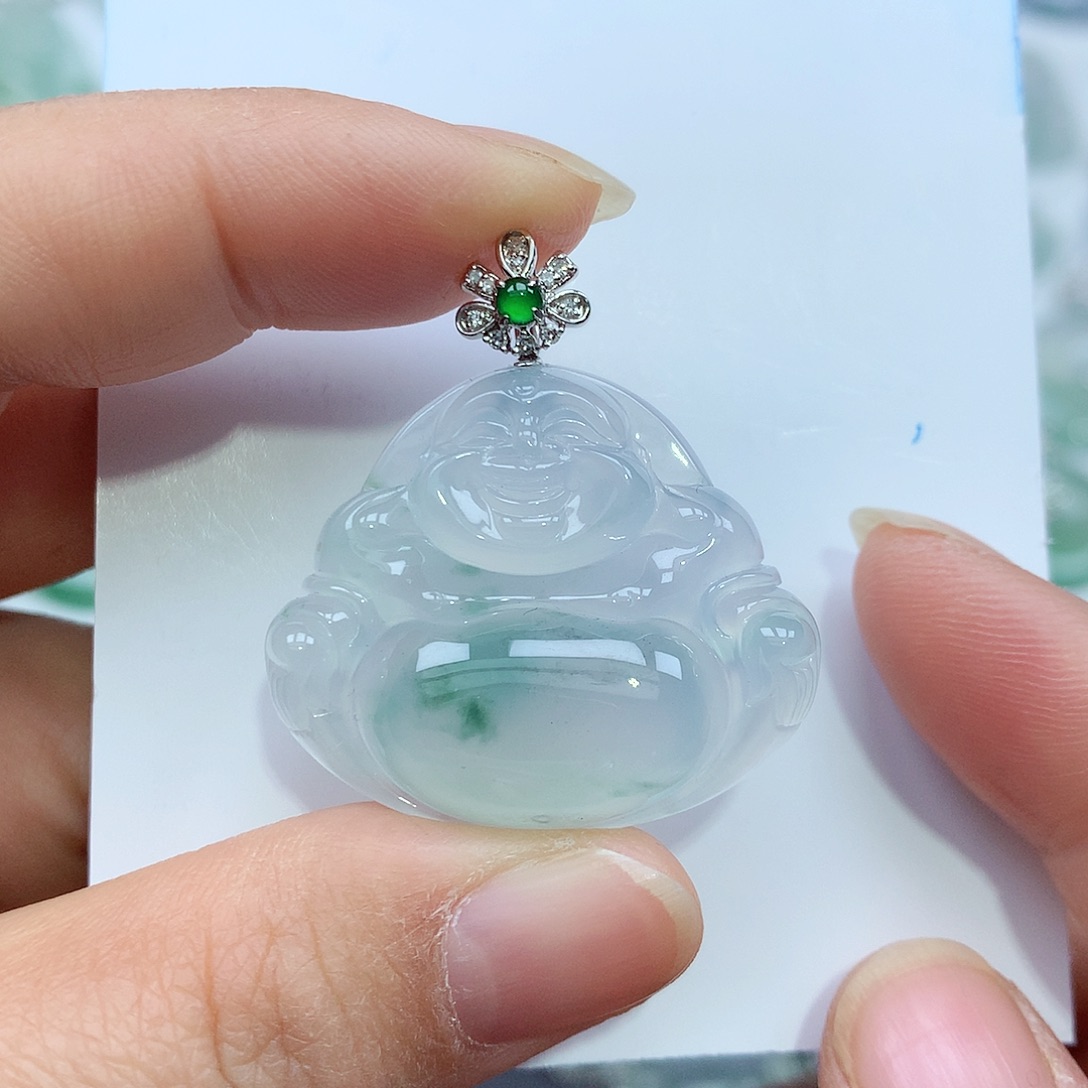 翡翠颈饰18K金镶嵌佛