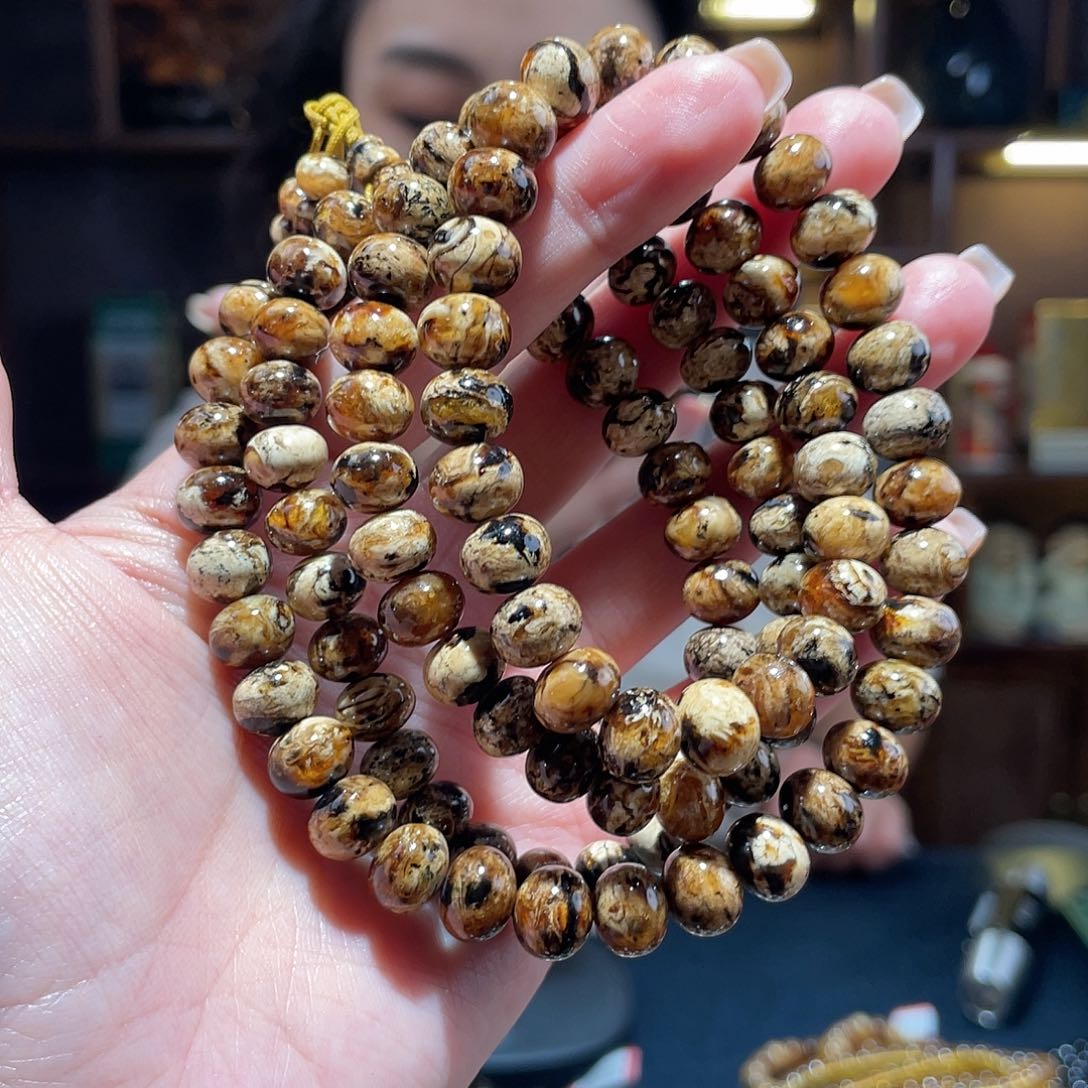 琥珀颈饰未镶嵌9m干白