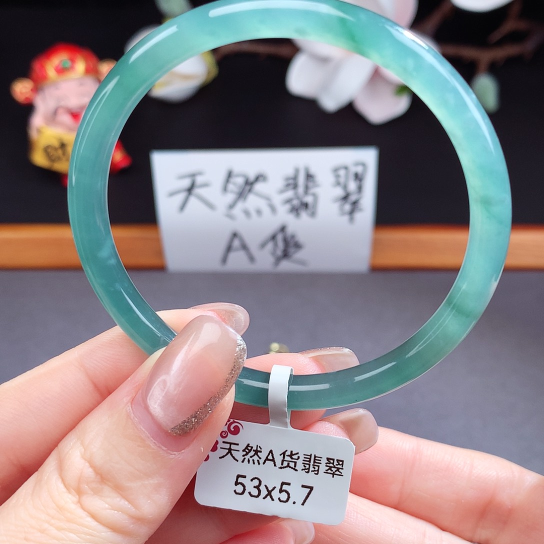 翡翠手镯（圆镯）未镶嵌