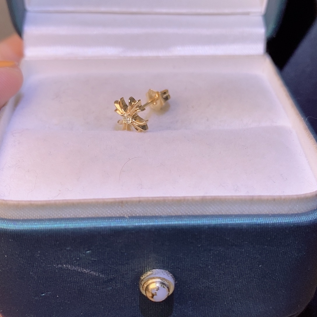 _***K18K金镶嵌耳饰钻石十字花k黄单只