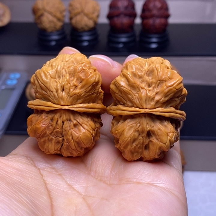 文玩核桃把件磐石鬼脸35
