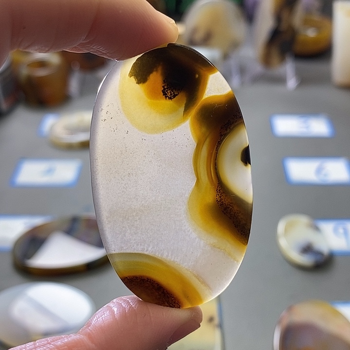 玛瑙/玉髓未镶嵌珠宝半成品165