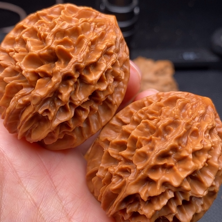 文玩核桃吊坠招财鼠44.5